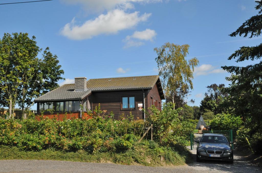 Arbre Dresse Villa Somme-Leuze Luaran gambar