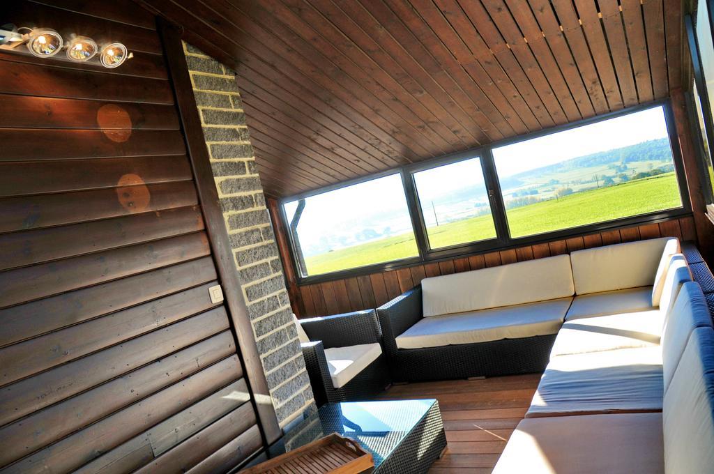 Arbre Dresse Villa Somme-Leuze Luaran gambar