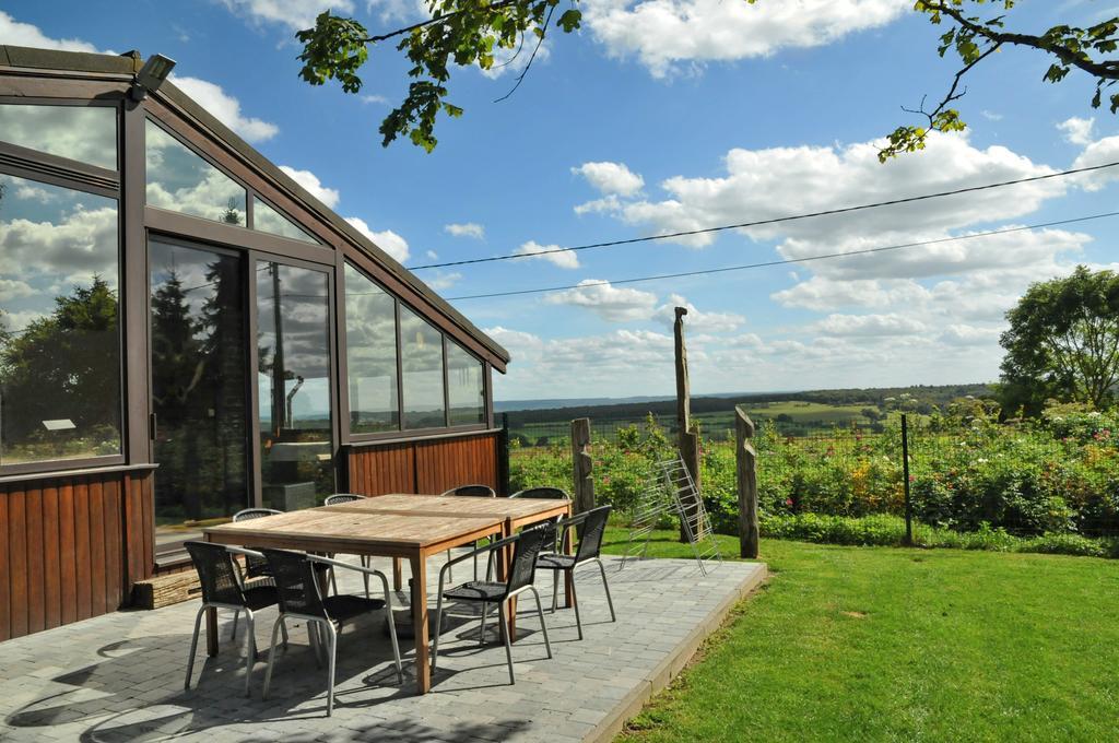 Arbre Dresse Villa Somme-Leuze Luaran gambar